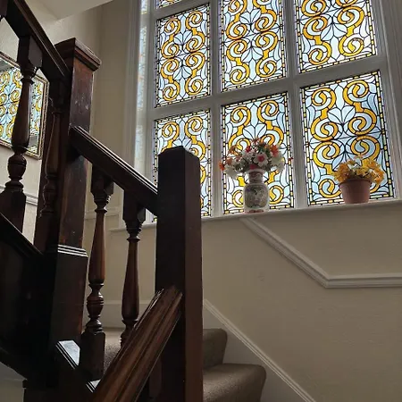 Spacious 2 Bed Flat Headingley Leeds- Free Parking ليدز